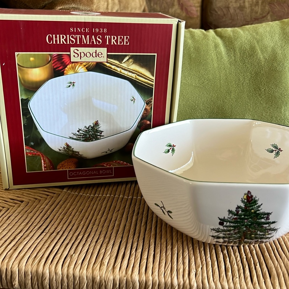 Spode Christmas Tree 8” Octagonal Bowl - NIB NWT